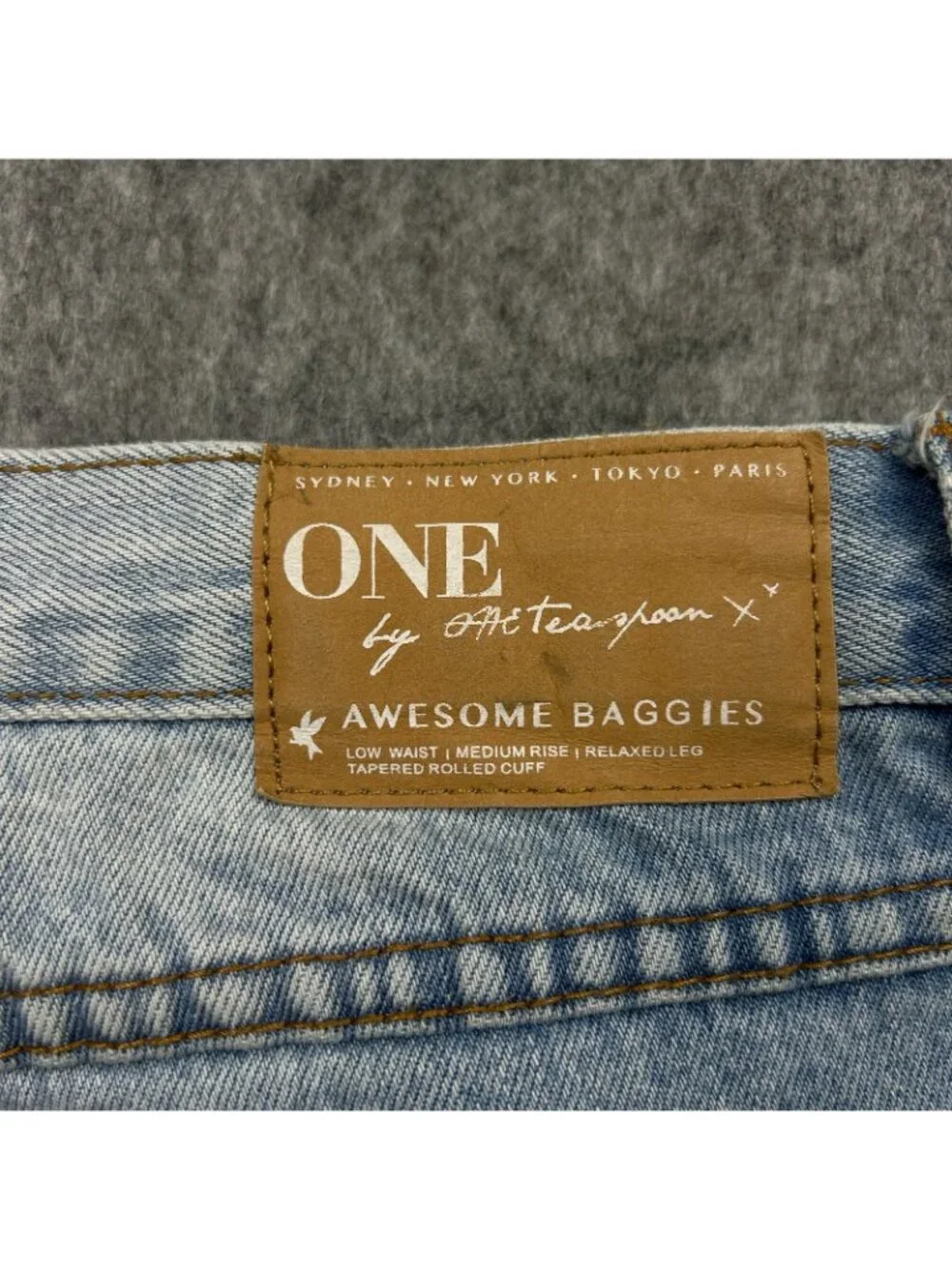 One Teaspoon Awesome Baggies Jeans Women's Size 26 Button Fly Distressed Denim - Picture 6 of 13